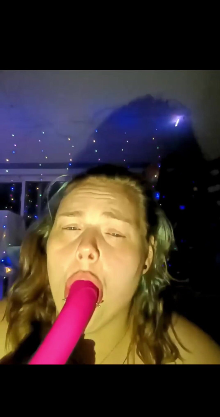 Pain princess studio: 在假阳具上啪啪