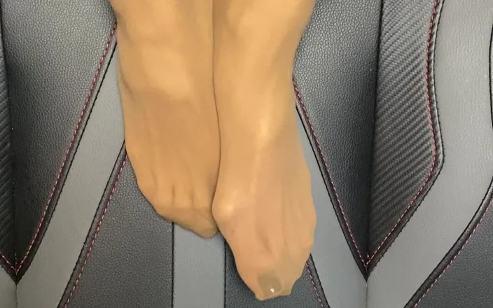 Naelor: Sexy Tiny Feet in Stocking with Long Toes