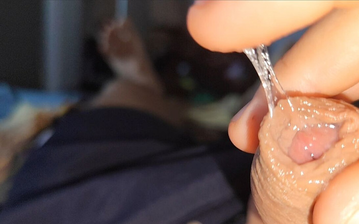 Straight Daddy Club: Heyecanla Doğuldu Ve Penis Ön Boşalma Ile Islanmıştı.