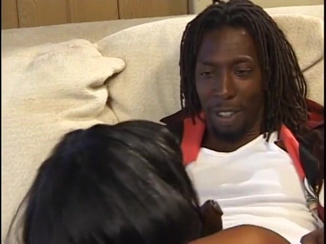 CBD Media Interracial: Lelaki Jamaica mengongkek teman wanita miang panas