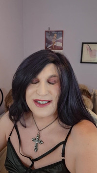 Eu Fiquei Tão Pequena E Manca, Mas Eu Ainda Amo Abrir Minhas Pernas E Ser Lambida!