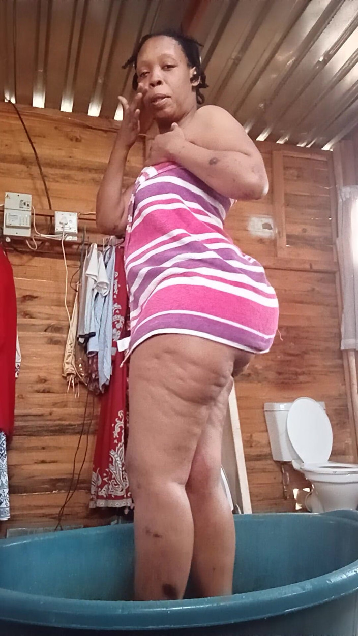 AnalEbony: Washing My Big Booty...