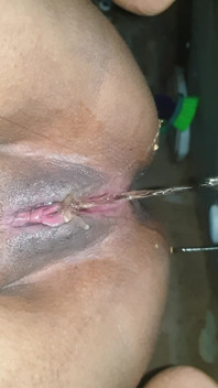 Hotwife menjolok keras suami dan kencing