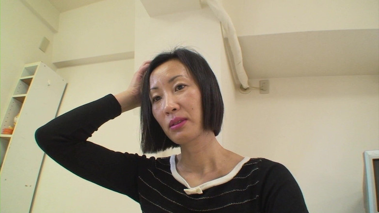 Asian Mature Climax: Magrinha asiática milf recebe seu rosto sacanagem coberto de porra...