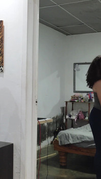Enf la femmina viene beccata nuda