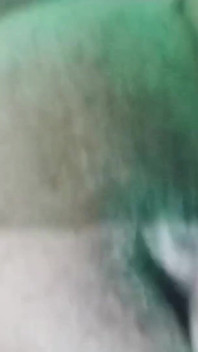 性感的菲律宾熟女趁下雨的时候自慰