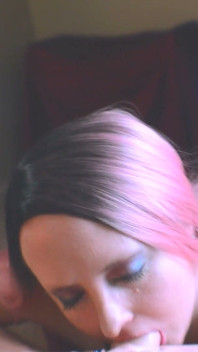 MILfs erster schlampiger blowjob und gesichtsbesamung