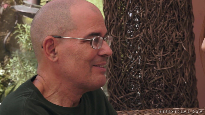 Old & Young Network: Alter typ fickt rothaarige süße hart