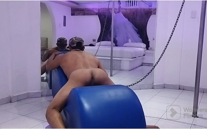 FrankSlave: Rozkošný bič