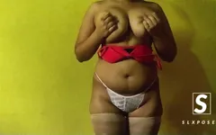 Sri-Lankan hot college girl show her body