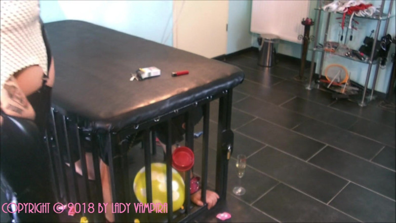 Domina Lady Vampira - SM Studio Femdom Empire: Sexig ballong dominans 2/2