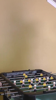 Strip foosball gra obiecuje klapsy ucztę na końcu