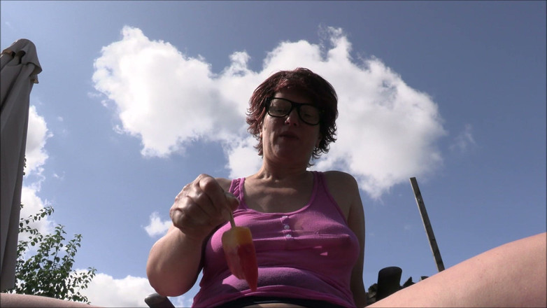 Popp Sylvie: Ice Cream in the Mouth and in the Pussy