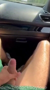 I'm Jerking off to a Taxi Driver in a Car Right on the Highway, Passers-by Spied on Me, and I Poured Cum on the Seat