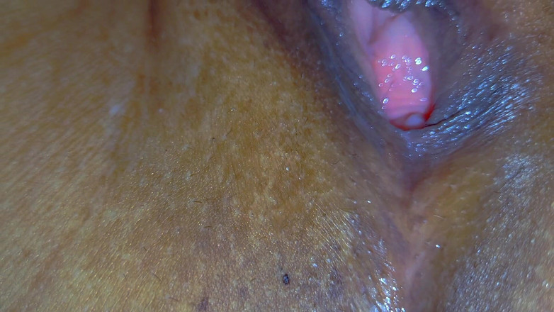 Housewife 69: Sora mea vitregă sexy vrea să-i lingă pizda de la...