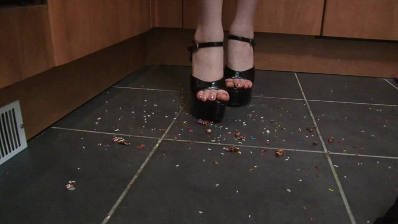 Tight little babes: Busty teen in the kitchen doing kinky stuff and having...