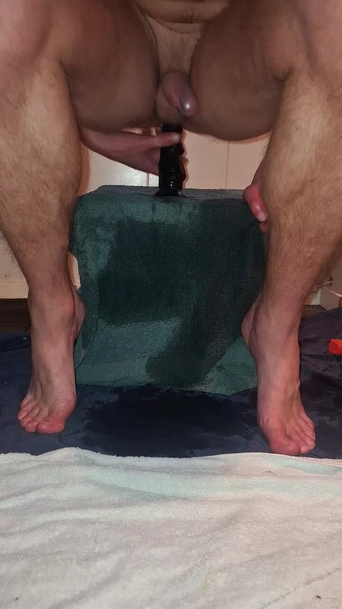 NoFace Twink X: Quente solo masculino cavalgando seu brinquedo até o orgasmo