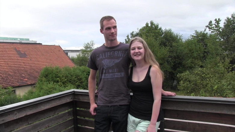 Casting66: Julia Rubber-flashed!