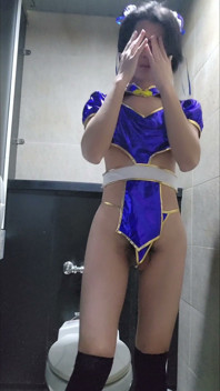 Chun-Li è un esibizionista nel parcheggio