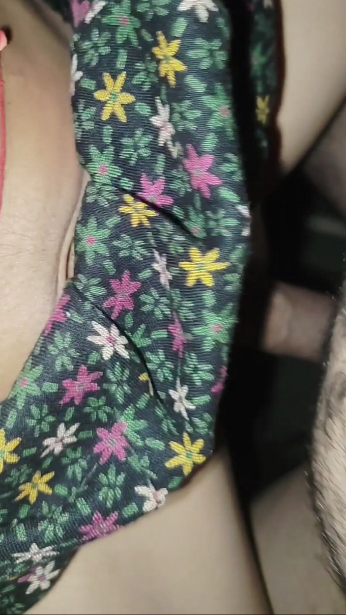 Desifukraa: Fickte ihre enge muschi mit einem dicken schwanz, reibte ihren...