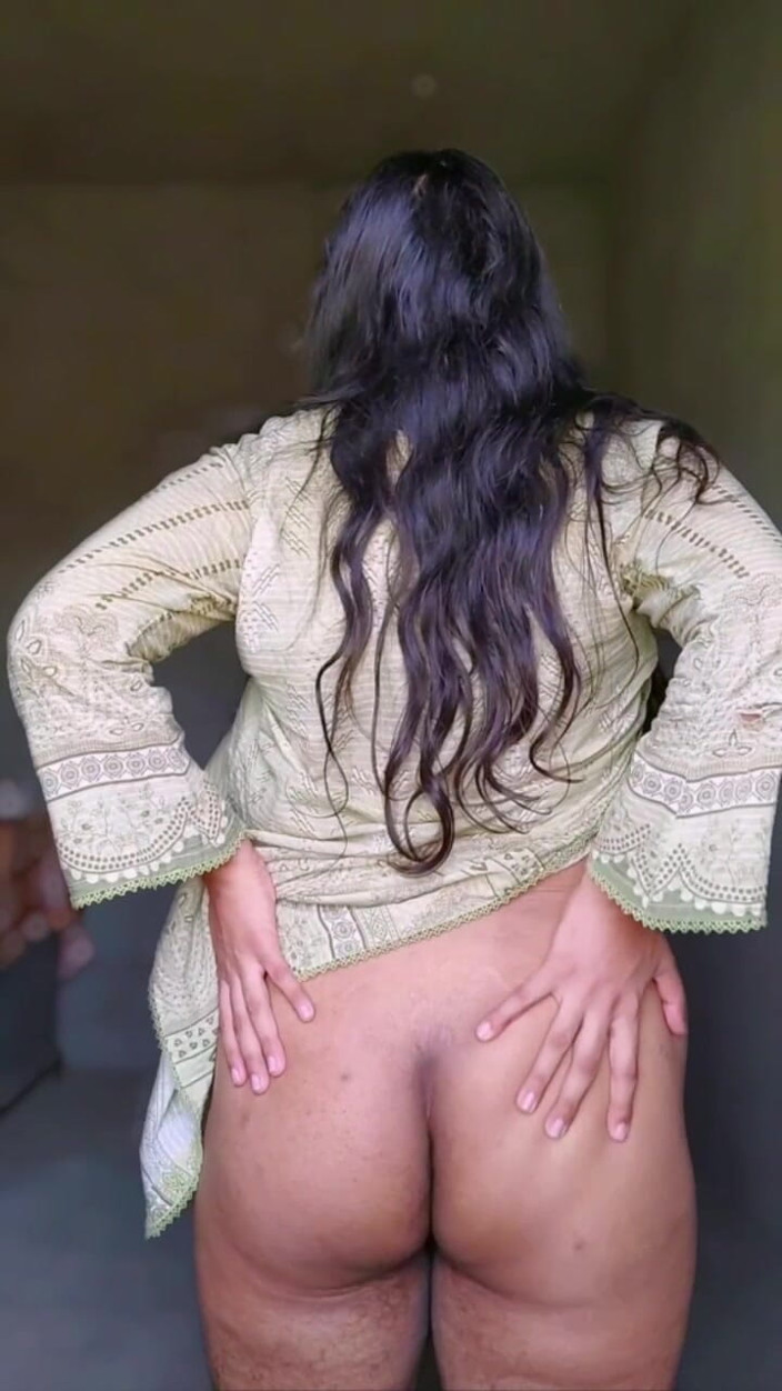 Lust Suman: Une fille desi sexy se baise la chatte et se...