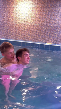 Teenage twinks Matty and Aiden blowjob in the swimming pool