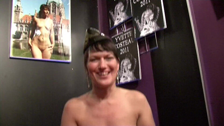 Looners Passion: Right in Front of an Audience at an Erotic Fair