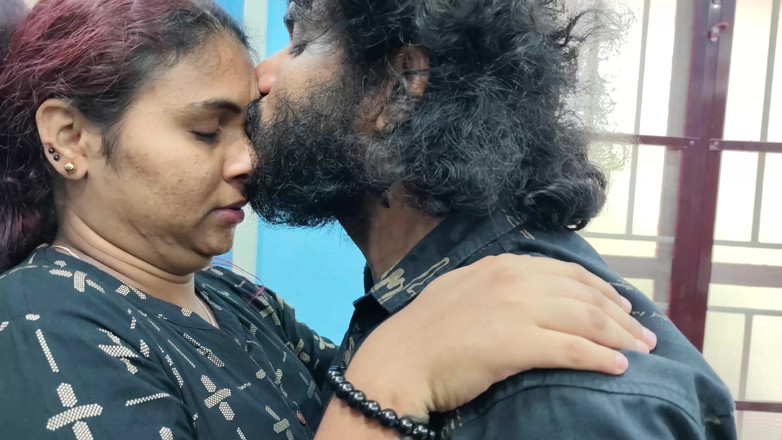 Vaigavarun45: ホットリップロックと舌キス