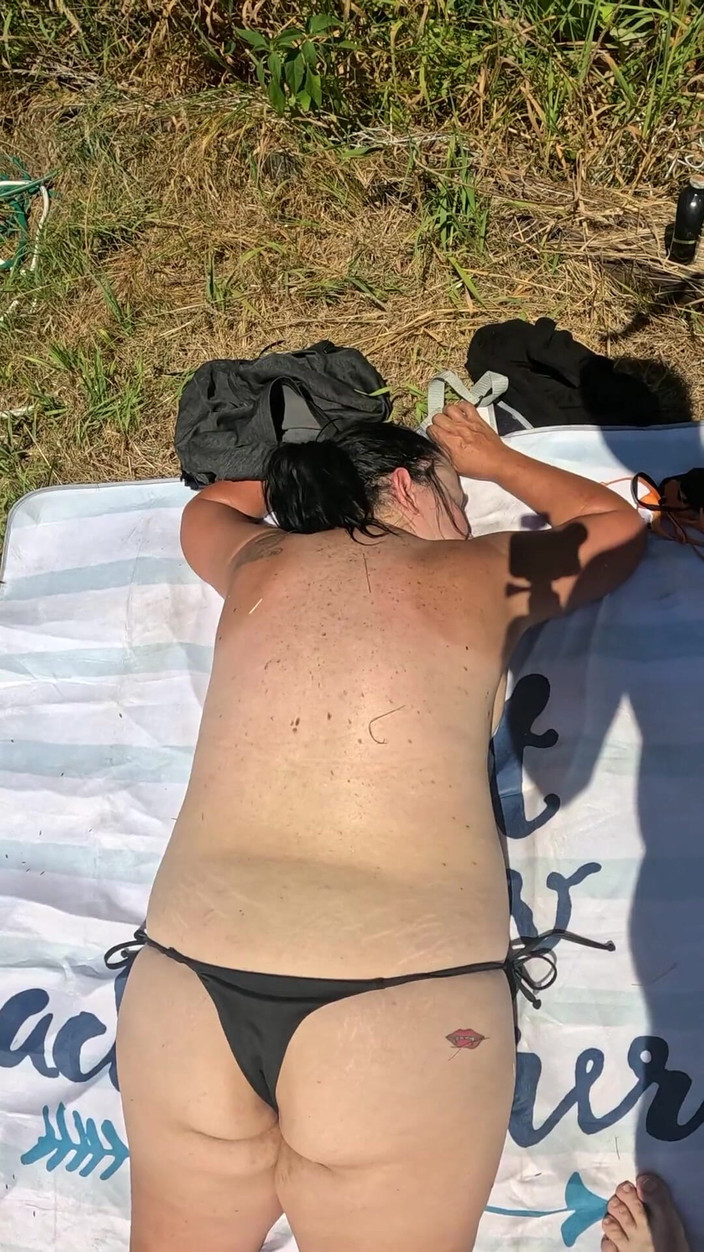 Homesteadmama: 裸体晒日光浴。我真的想鼓励其他人离线并享受现实生活