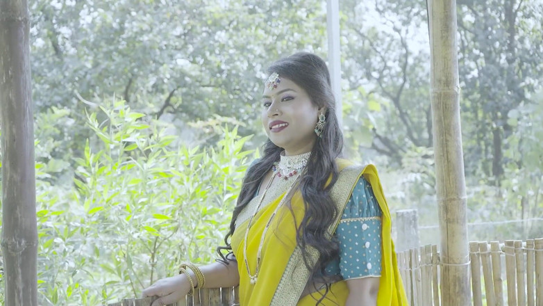 My desi wife: Festa di compleanno di Bhabi con Sasurji e Dono Deborji...