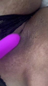 Latina MILF Solo Pussy Play