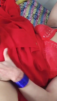 Beautiful Muslim Desi Indian Hot Teen Girl in Red Saree Intense Orgasm
