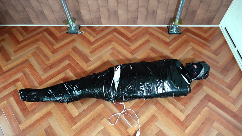 ushirosugatanomiki: Mummificazione dell'intero corpo femminile avvolgimento