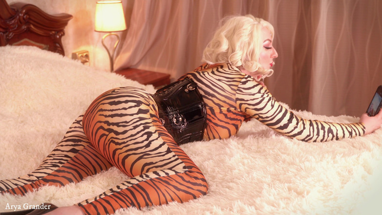 Arya Grander: Bỏ qua video fem dom tôn sùng