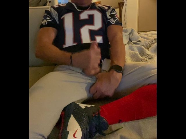 Jockdad87 Shoots a Load of Cum in His Football Gear (JockDad87)