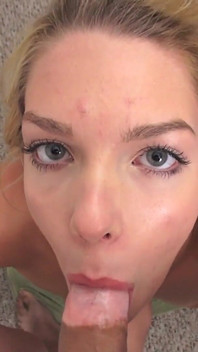 Süße 19-jährige blonde süße Ally Brooks pOV-blowjob und riesige gesichtsbesamung!