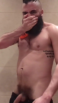 아빠는 훈련 후 냄새를 맡는 걸 좋아해.