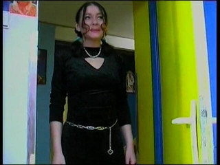 Horny Two really wet MILFs: Зрелая шлюшка ублажает ее киску двойным дилдо