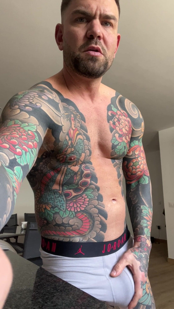 Juan Lucho Gay: Tlustý Pták Dostane Mléko