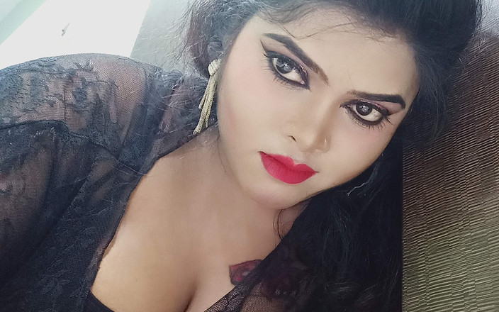 Sexwithsonia: Sonia не может контролировать себя для секса