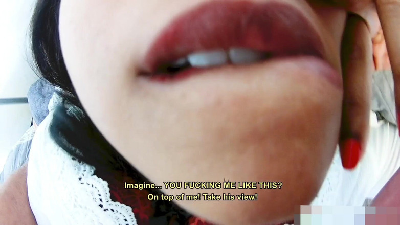 Julia Carioca: Emlak Komisyoncusu Müşterilere Özel Hediye Veriyor