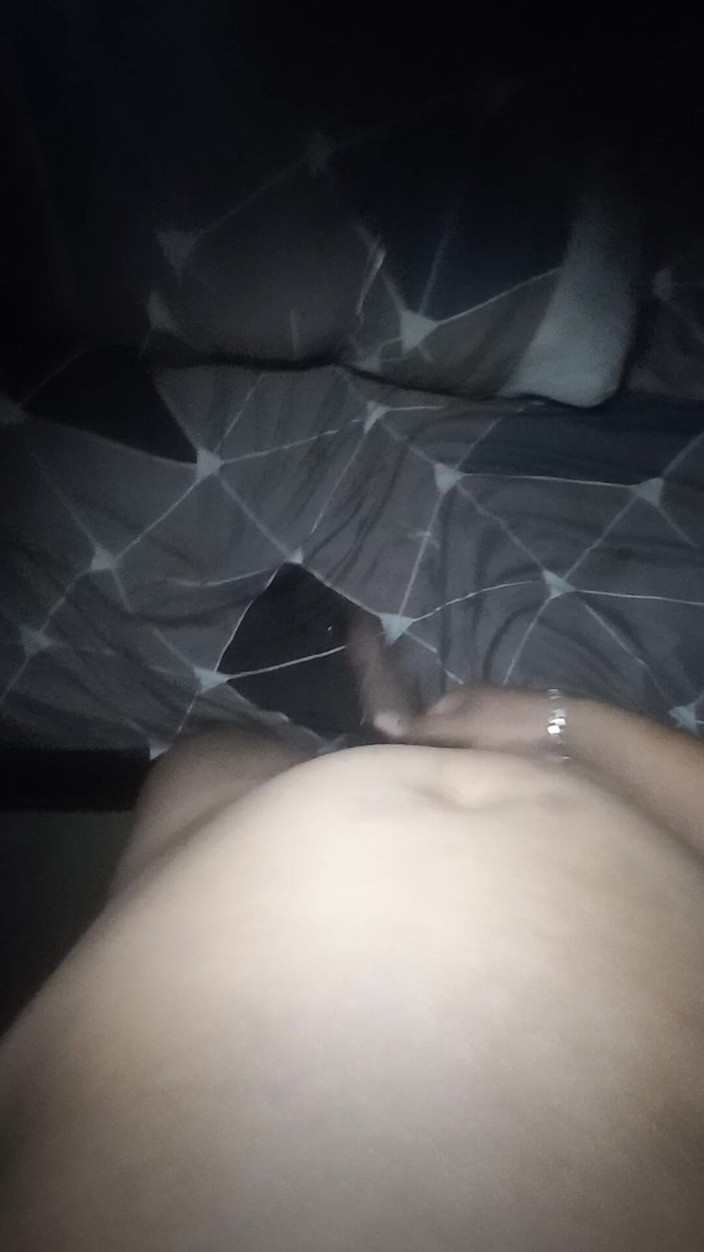 E-Alfa: Di satu sisi, ia seluar dalam dan zakar saya tergelincir