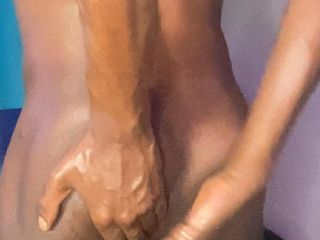 MerlinMystique: Preta transwoman afiando com Shea Butter