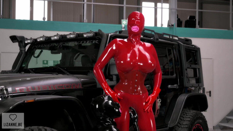 Lizanne: 2 ragazze un auto