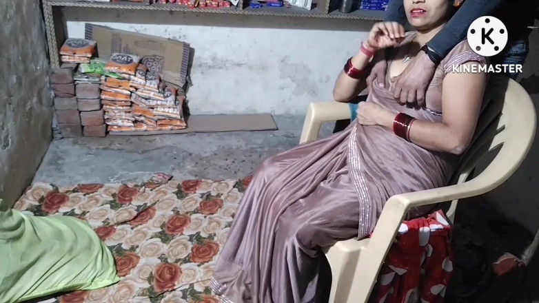 Saxesageth: 非常可爱的印度性感家庭主妇丈夫和性享受非常可爱的性感女士