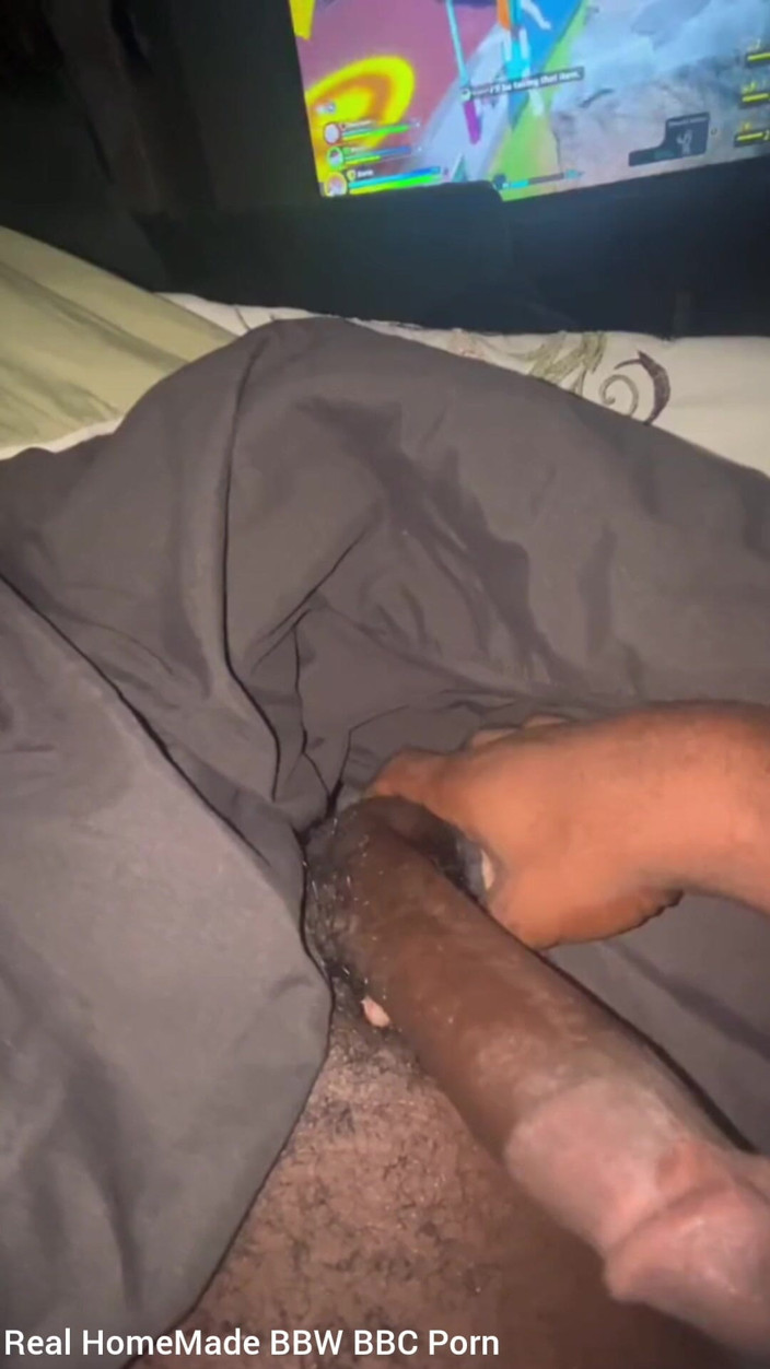 Big black cock BBCee: Повільно пристрасно пестить мій член, гладить мій член