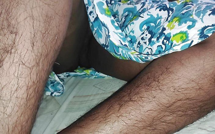Realmallucouplevlog: Mallu tamil cô gái waching video với tự móc cua...