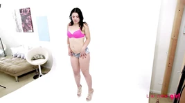 Esmer kadın ilk kez porno deniyor - sikiliyor ve yutuyor