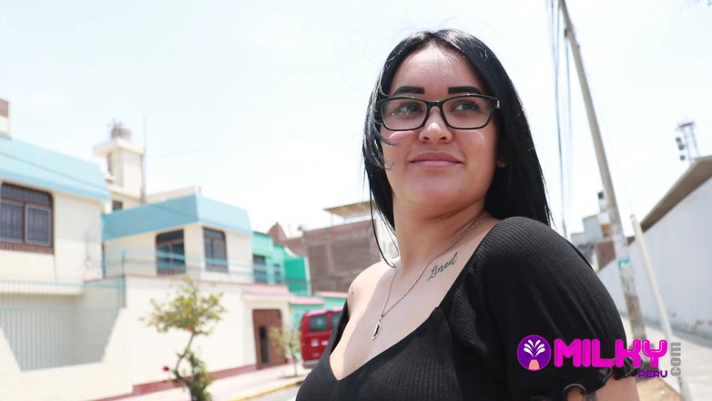 Milky Peru: Jazmin Caught Her Fan