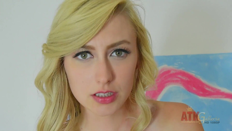 ATKIngdom Fans: Teen cutie Alexa Grace plays with twat